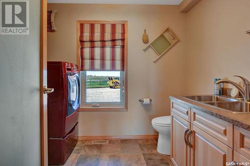 400 Lakeshore Drive, Wee Too Beach, SK - Indoor Photo Showing Bathroom