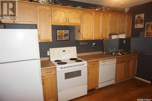 940 Broder Street, Regina, SK - Indoor Photo Showing Kitchen