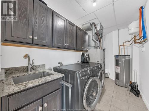 4955 Riverside Drive Unit# 501, Windsor, ON - Indoor Photo Showing Laundry Room