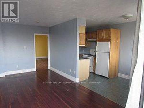 506 - 101 Queen Street, Hamilton, ON - Indoor Photo Showing Kitchen