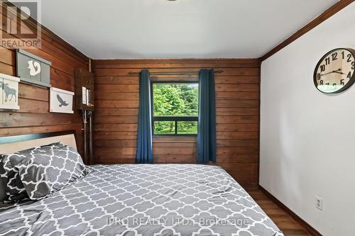 30 Emily Creek Road, Kawartha Lakes, ON - Indoor Photo Showing Bedroom