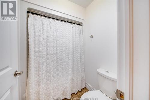424 Rosewood Drive, Lakeshore, ON - Indoor Photo Showing Bathroom