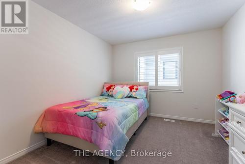 19 Richard William Drive, Haldimand, ON - Indoor Photo Showing Bedroom