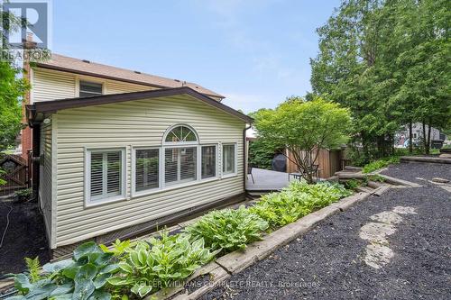 46 Kemp Drive, Hamilton, ON - Outdoor