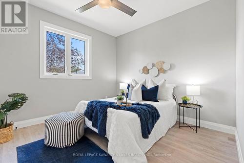 29 Riverside Drive, Kawartha Lakes, ON - Indoor Photo Showing Bedroom