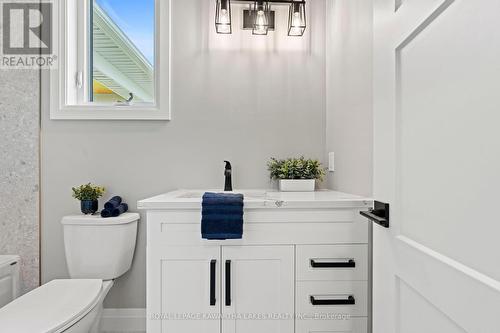 29 Riverside Drive, Kawartha Lakes, ON - Indoor Photo Showing Bathroom