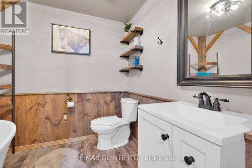 33 Hannah Street, Quinte West, ON - Indoor Photo Showing Bathroom