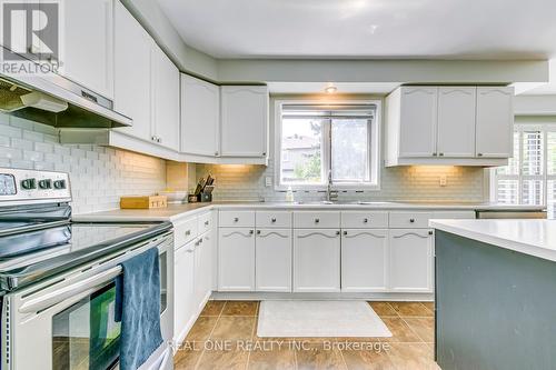 524 Blenheim Crescent, Oakville, ON - Indoor Photo Showing Kitchen