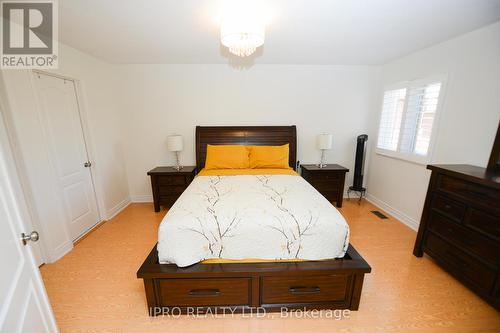 6813 Bansbridge Crescent, Mississauga, ON - Indoor Photo Showing Bedroom