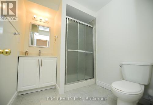 6813 Bansbridge Crescent, Mississauga, ON - Indoor Photo Showing Bathroom