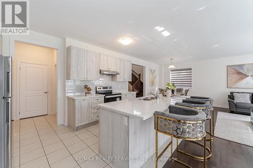 28 Tweedhill Avenue, Caledon, ON - Indoor Photo Showing Kitchen With Double Sink