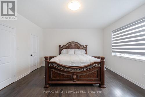 28 Tweedhill Avenue, Caledon, ON - Indoor Photo Showing Bedroom