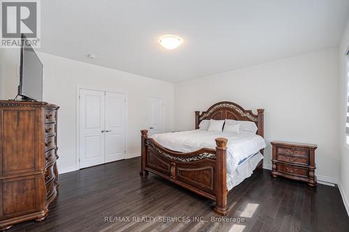 28 Tweedhill Avenue, Caledon, ON - Indoor Photo Showing Bedroom