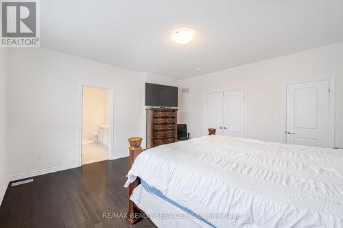 28 Tweedhill Avenue, Caledon, ON - Indoor Photo Showing Bedroom