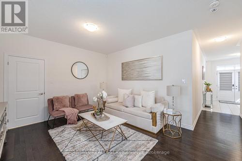 28 Tweedhill Avenue, Caledon, ON - Indoor Photo Showing Living Room