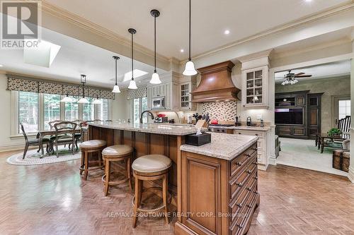 3400 Milburough Line, Burlington, ON - Indoor Photo Showing Kitchen With Upgraded Kitchen