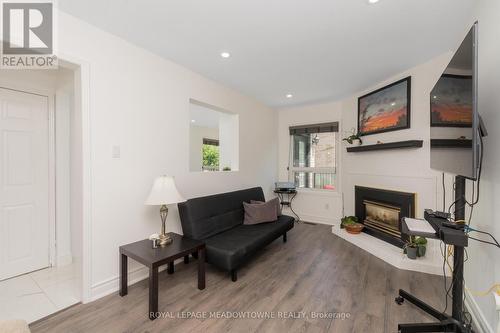 15172 Argyll Road, Halton Hills (Georgetown), ON - Indoor Photo Showing Living Room With Fireplace