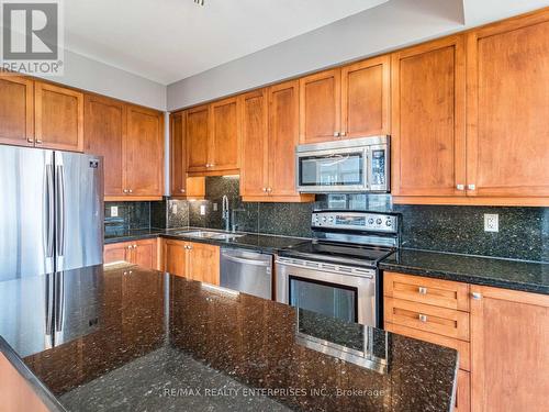 310 - 70 Port Street E, Mississauga, ON - Indoor Photo Showing Kitchen