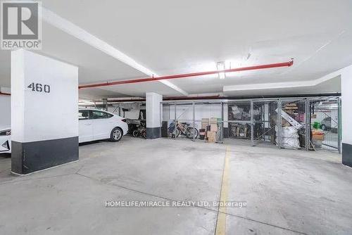 1002 - 2152 Lawrence Avenue E, Toronto, ON - Indoor Photo Showing Garage