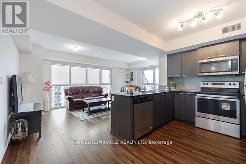 1002 - 2152 Lawrence Avenue E, Toronto, ON - Indoor Photo Showing Kitchen