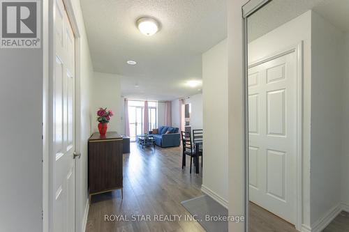 1316 - 8 Mondeo Drive, Toronto, ON - Indoor Photo Showing Other Room