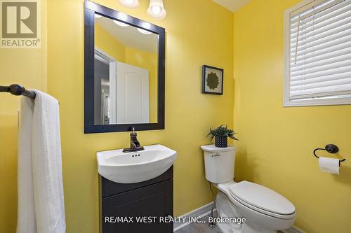 146 8Th Avenue, New Tecumseth, ON - Indoor Photo Showing Bathroom