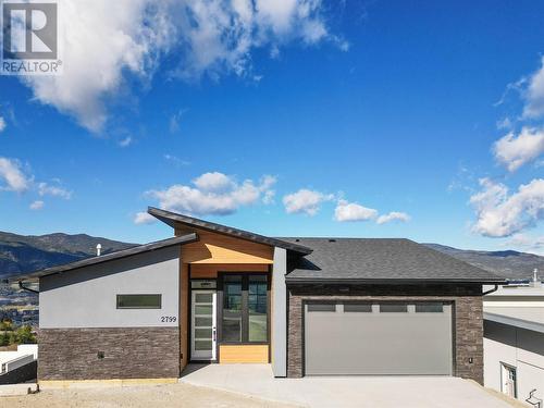 2799 Hawthorn Drive, Penticton, BC - Outdoor