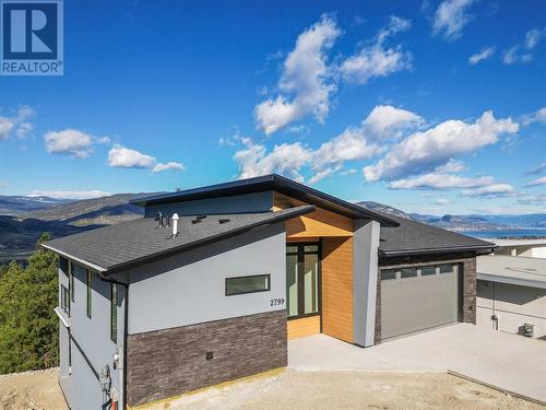 2799 Hawthorn Drive, Penticton, BC - Outdoor