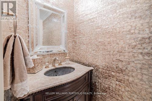 8 Penwood Crescent, Toronto, ON - Indoor Photo Showing Bathroom