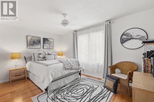 626 Adelaide Street W, Toronto, ON - Indoor Photo Showing Bedroom