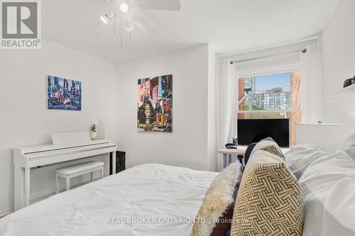 626 Adelaide Street W, Toronto, ON - Indoor Photo Showing Bedroom