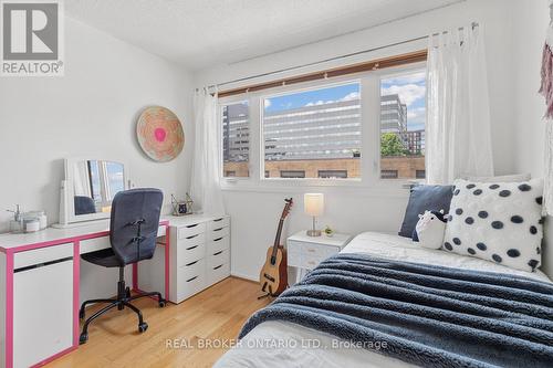 626 Adelaide Street W, Toronto, ON - Indoor Photo Showing Bedroom