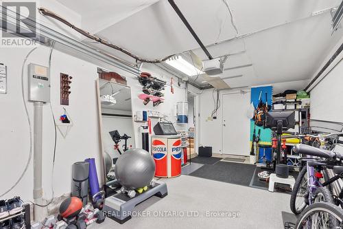 626 Adelaide Street W, Toronto, ON - Indoor Photo Showing Garage