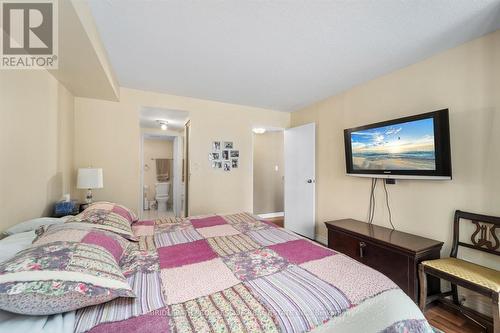 207 - 5785 Yonge Street, Toronto, ON - Indoor Photo Showing Bedroom