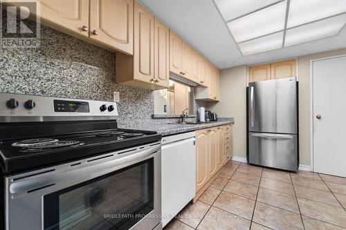 207 - 5785 Yonge Street, Toronto, ON - Indoor Photo Showing Kitchen