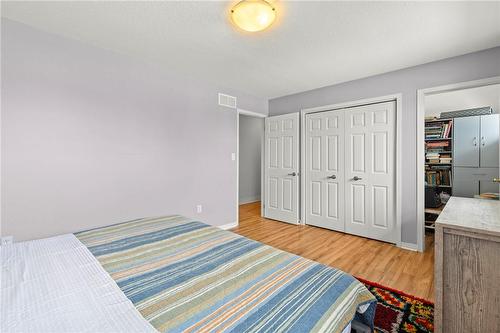 7720 Yvette Crescent, Niagara Falls, ON - Indoor Photo Showing Bedroom