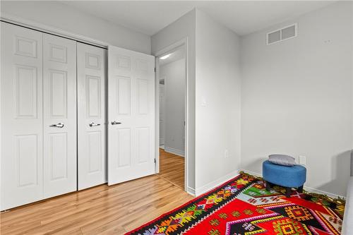 7720 Yvette Crescent, Niagara Falls, ON - Indoor Photo Showing Other Room