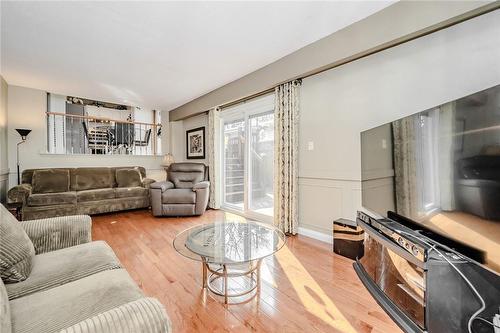 4101 Marcia Place, Burlington, ON - Indoor Photo Showing Living Room