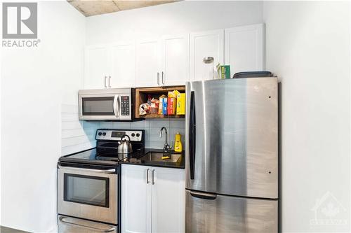 179 George Street Unit#2105, Ottawa, ON - Indoor Photo Showing Kitchen