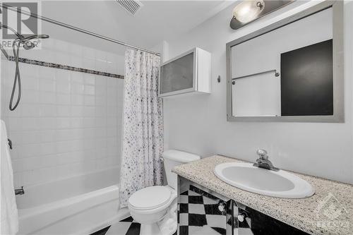 1503 Campeau Drive, Ottawa, ON - Indoor Photo Showing Bathroom