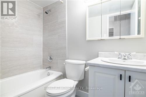 3-piece bathroom - 708 - 158B Mcarthur Avenue, Vanier And Kingsview Park (3404 - Vanier), ON - Indoor Photo Showing Bathroom