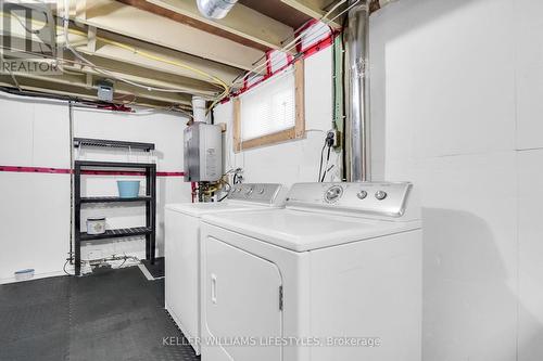 10 Briscoe Street W, London, ON - Indoor Photo Showing Laundry Room