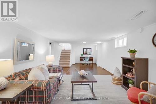 10 Briscoe Street W, London, ON - Indoor Photo Showing Living Room