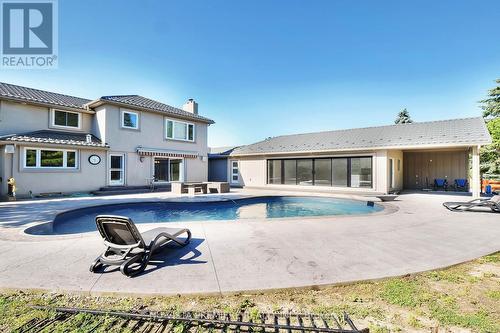 43 Outer Drive, London, ON - Outdoor With In Ground Pool With Backyard With Exterior