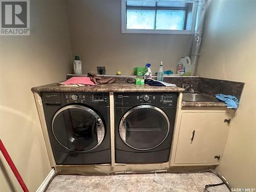 633 Mary Street, Canora, SK - Indoor Photo Showing Laundry Room