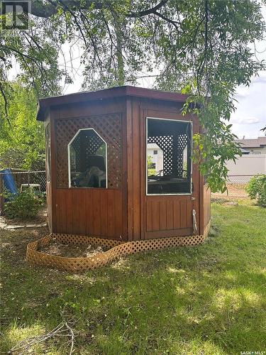 633 Mary Street, Canora, SK - Outdoor