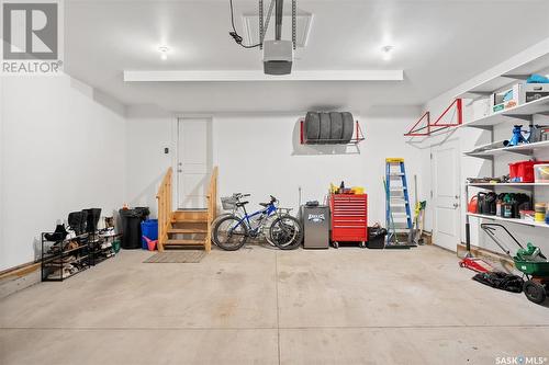 643 Kolynchuk Court, Saskatoon, SK - Indoor Photo Showing Garage