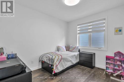 988 Trailsway Avenue, London, ON - Indoor Photo Showing Bedroom