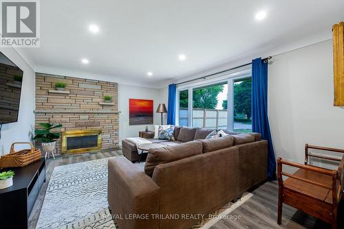215 Buckingham Street, London, ON - Indoor Photo Showing Living Room With Fireplace