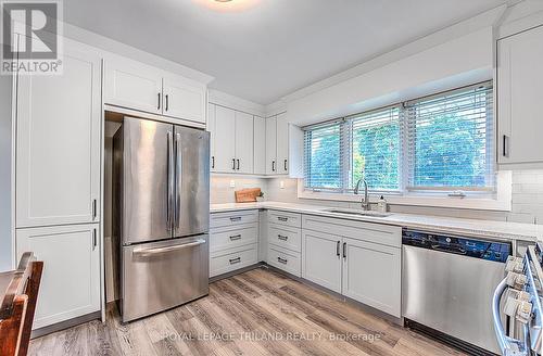 215 Buckingham Street, London, ON - Indoor Photo Showing Kitchen